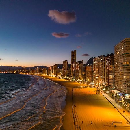 Beautiful Parque Loix 4 Bedroom Apartment Shared Pool, Tennis Court Benidorm Dış mekan fotoğraf