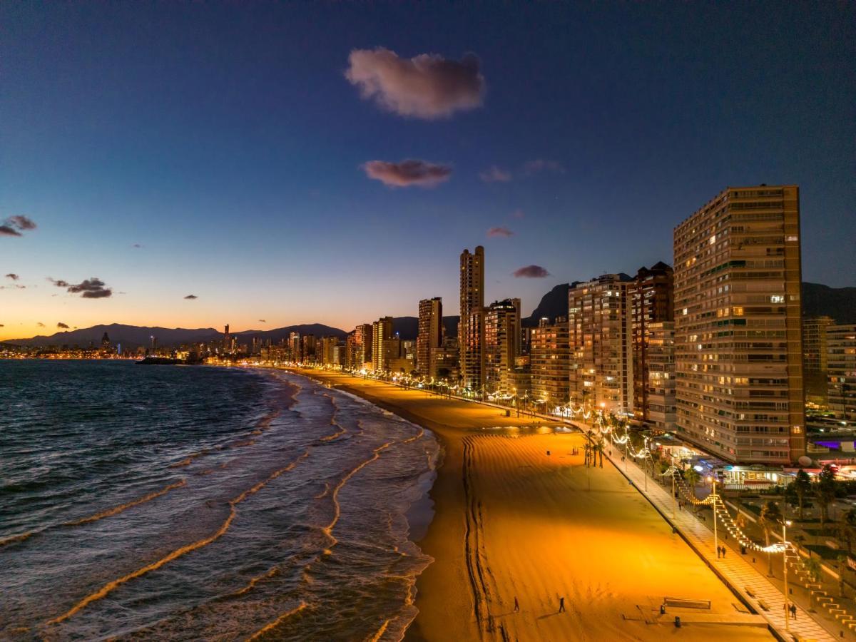 Beautiful Parque Loix 4 Bedroom Apartment Shared Pool, Tennis Court Benidorm Dış mekan fotoğraf