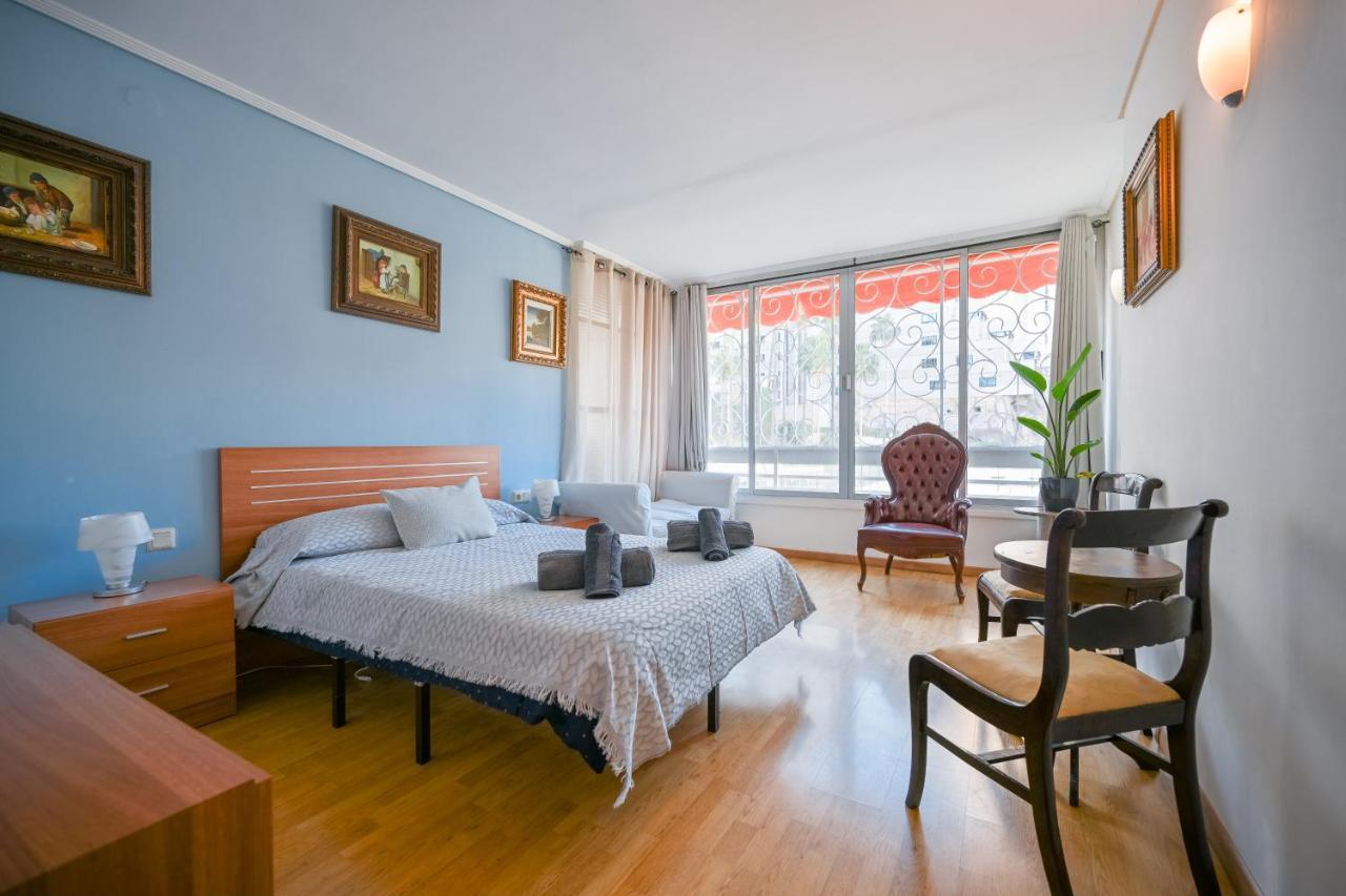 Beautiful Parque Loix 4 Bedroom Apartment Shared Pool, Tennis Court Benidorm Dış mekan fotoğraf