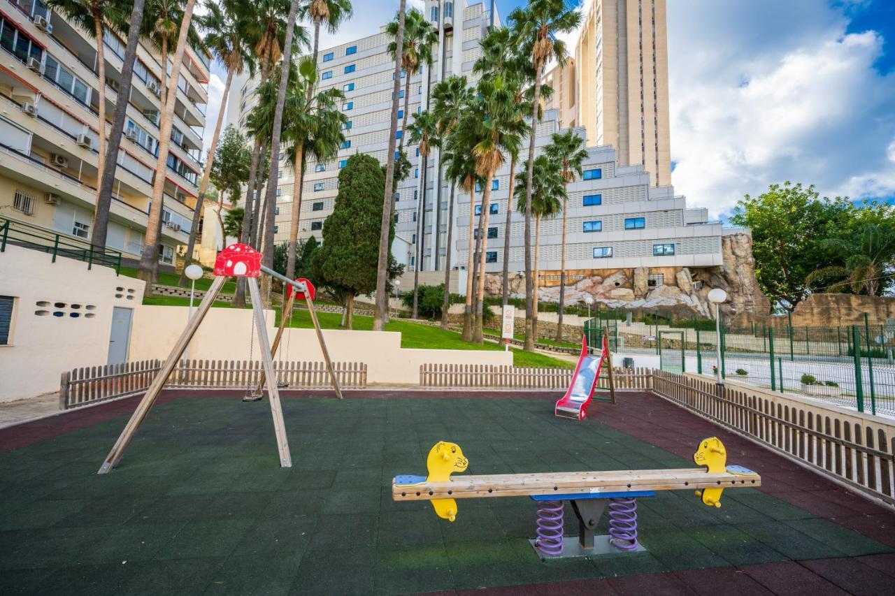Beautiful Parque Loix 4 Bedroom Apartment Shared Pool, Tennis Court Benidorm Dış mekan fotoğraf