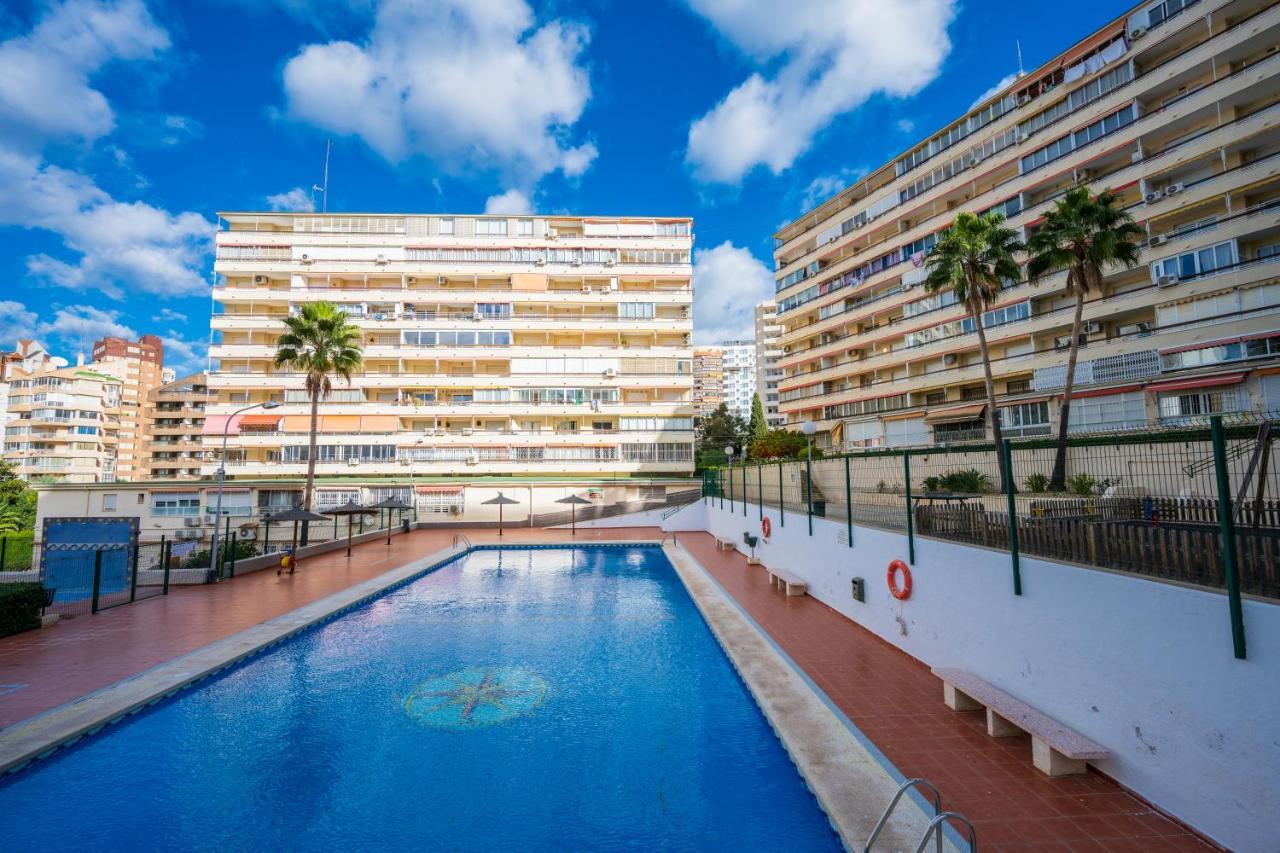 Beautiful Parque Loix 4 Bedroom Apartment Shared Pool, Tennis Court Benidorm Dış mekan fotoğraf